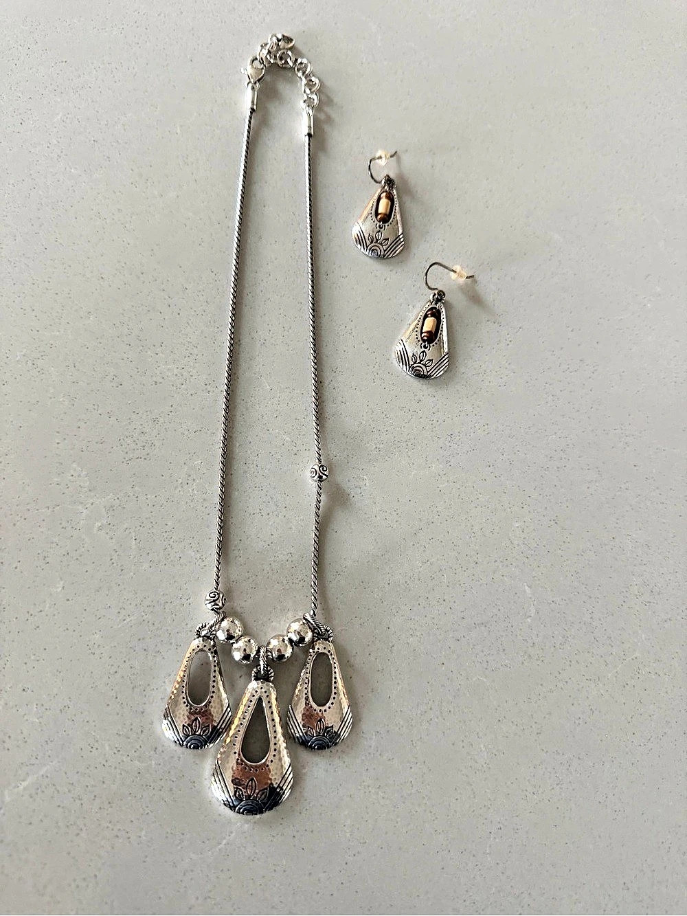 Brighton Caravan - Silver & Brown Pendant Jewelry Set - Like New